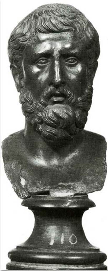Villa dei Papiri, Herculaneum. Bronze bust of Hermarchus. Found in 1753, in room where a few papyri were found.
Now in Naples Archaeological Museum. Inventory number 5471.